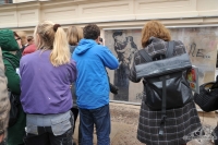 2013-04-12-enthuellung-madonna-graffito-16