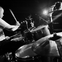 Veranstaltungsreihe "Das grÃ¼ne Foyer" der GrÃ¼nen Mafia Leipzig
Nummer III: Fun-Ska-Punk & Rock 'n Roll
Donnerstag 10. Februar 2001
Leipzig, Theaterfabrik

Live Musik mit den Bands:
Sunfitz
Abschlach Kommando
Die EKLA-TANTE

Im Foto: Abschlach Kommando