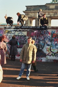 am Morgen des 10. November 1989 vor dem Brandenburger Tor